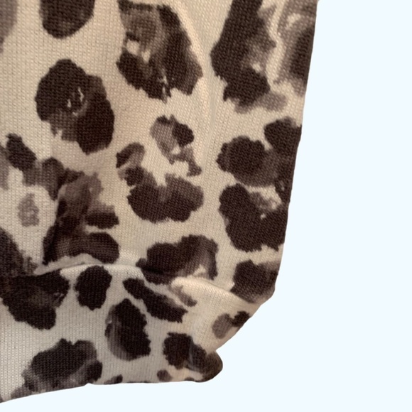 C&C CALIFORNIA Super Soft Asymmetrical Hem Knit Animal Print Top XL NEW - Picture 5 of 10
